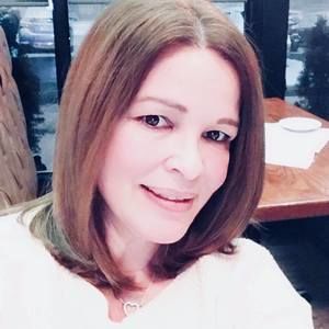 Meet your Posher, Dee